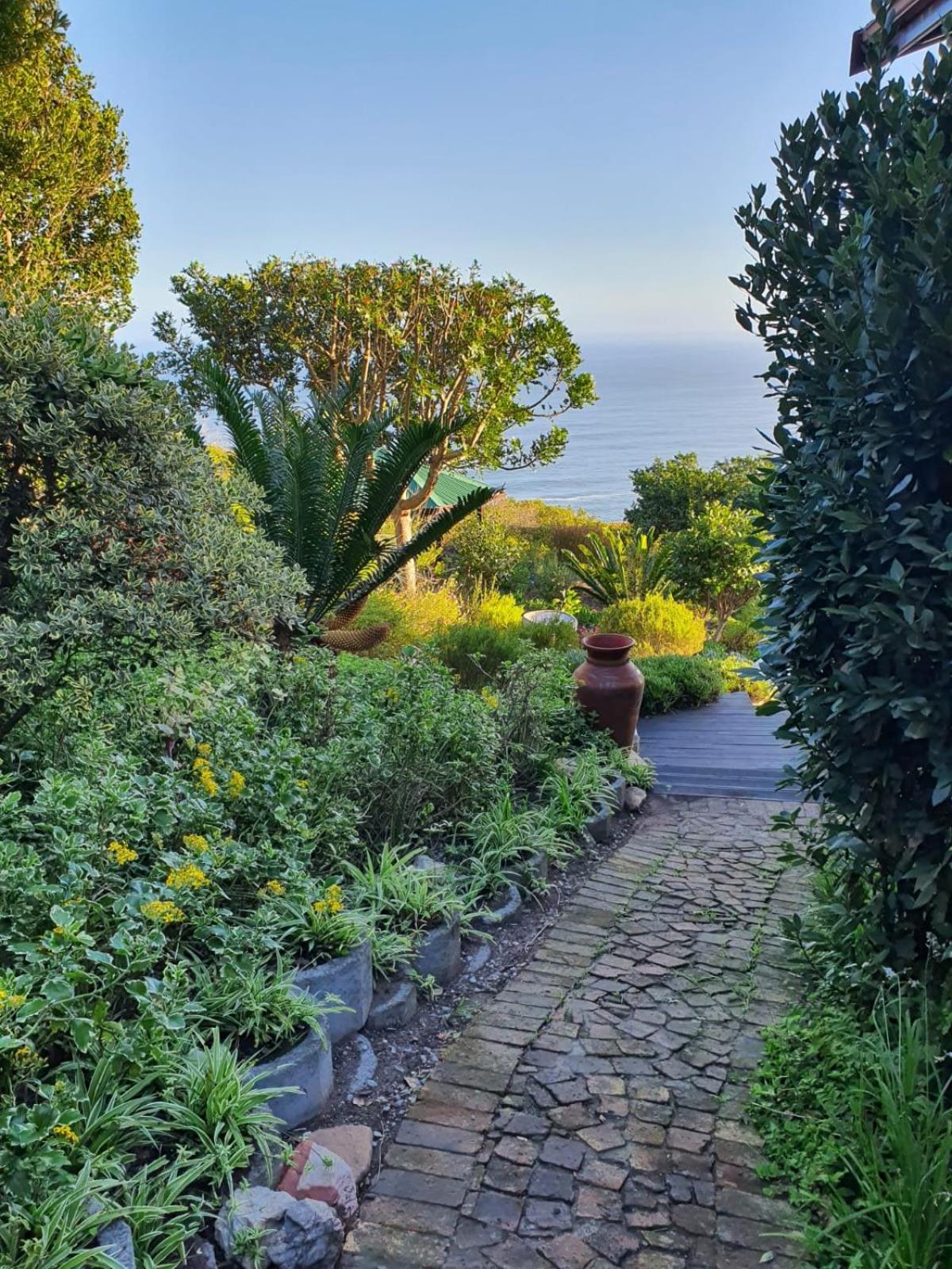 Peaceful Guest Suite With Balcony Views And Garden Setting Brenton-on-Sea Exterior photo