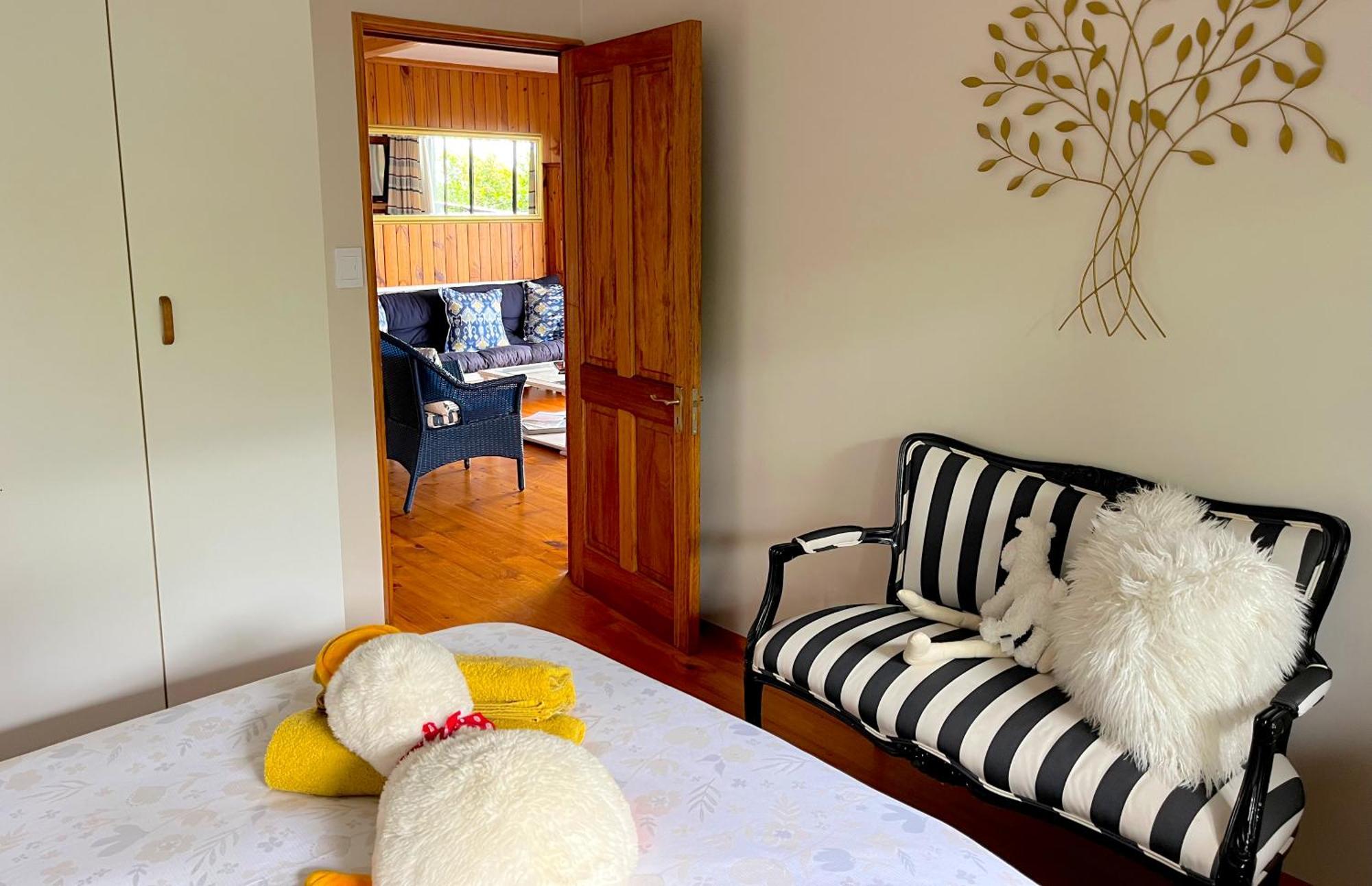 Peaceful Guest Suite With Balcony Views And Garden Setting Brenton-on-Sea Exterior photo
