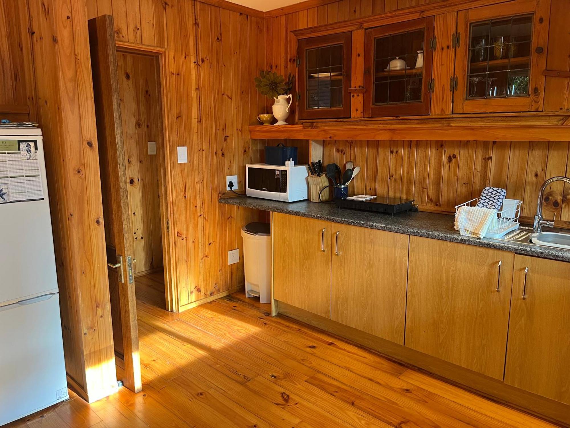 Peaceful Guest Suite With Balcony Views And Garden Setting Brenton-on-Sea Exterior photo